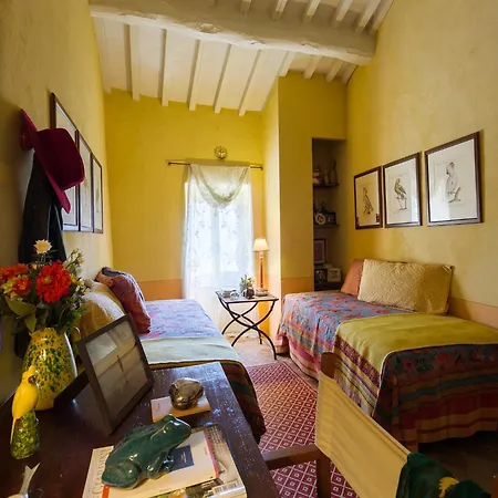 Romantic Retreat With Pool *