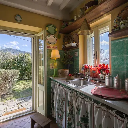 Romantic Retreat With Pool