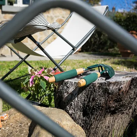 Romantic Retreat With Pool *