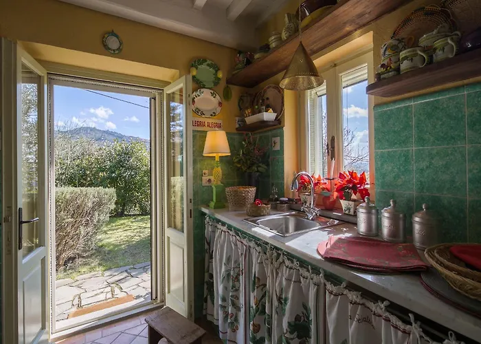 Romantic Retreat With Pool