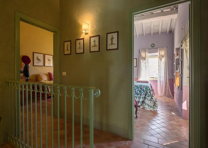 Romantic Retreat With Pool *