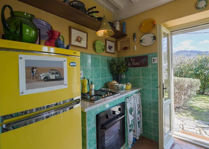 Romantic Retreat With Pool 빌라